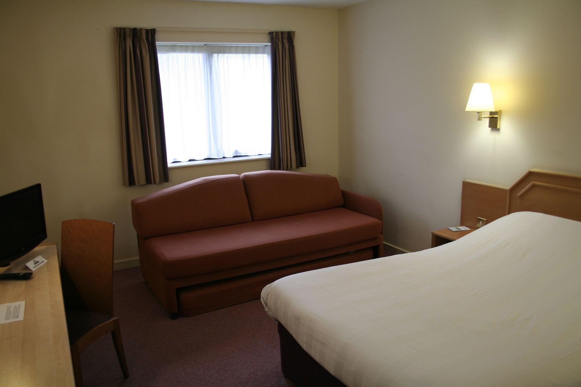 Super 8 By Wyndham Durham Hotel Exterior photo