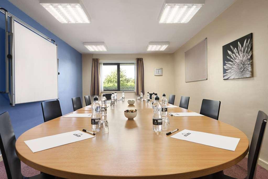 Super 8 By Wyndham Durham Hotel Facilities photo